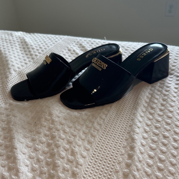 Guess Sandals - Picture 1 of 3
